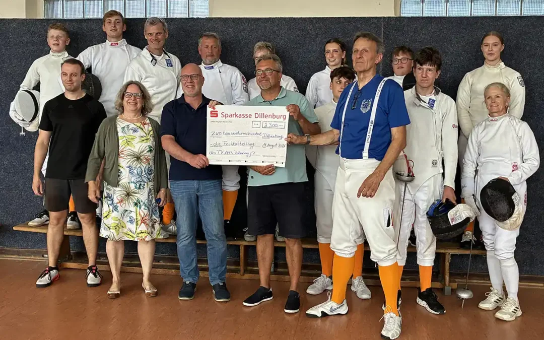 Lions Club Dillenburg-Schlossberg unterstützt Fechtabteilung mit neuer Meldeanlage